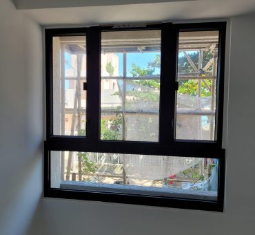 鋁窗、包鋁板及巴士門